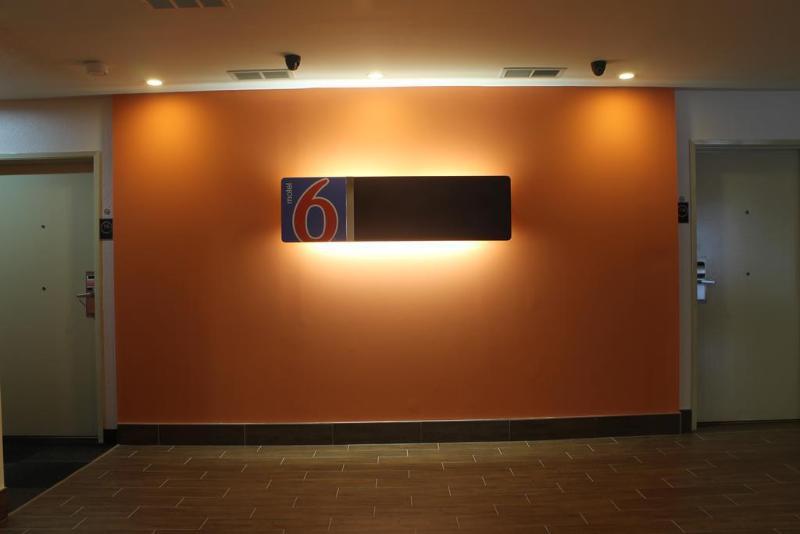 Motel 6-Atlanta, Ga - Downtown Exterior photo